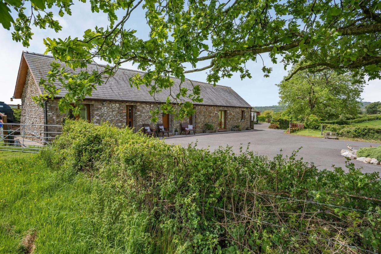 Villa Ysgubor Hir Llanedy Exterior foto