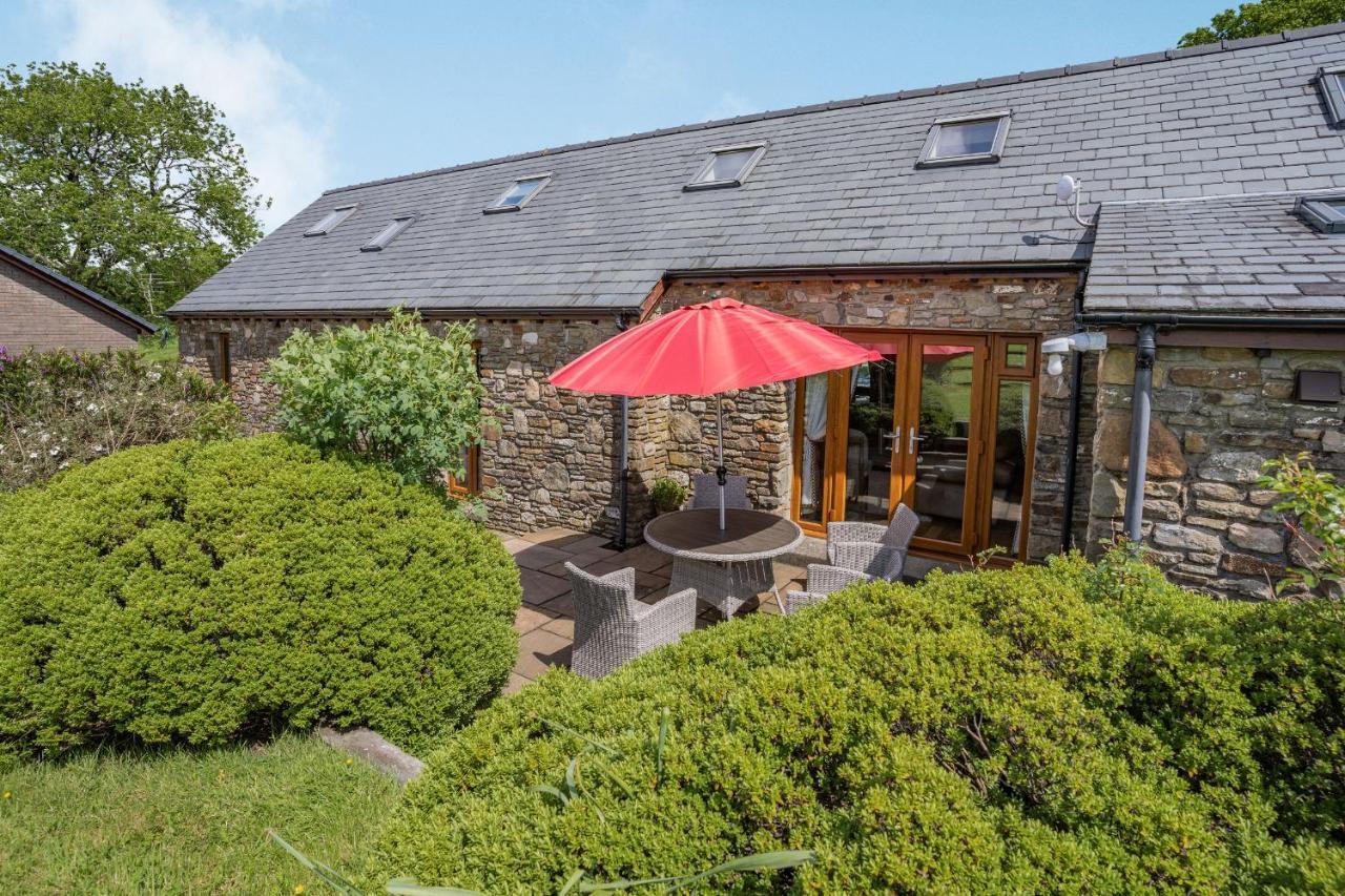 Villa Ysgubor Hir Llanedy Exterior foto